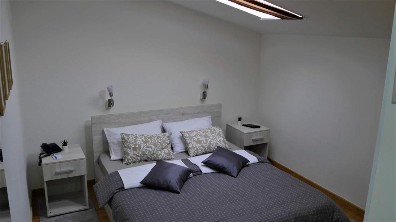 Tepic Garni Hotel Temerin Buitenkant foto