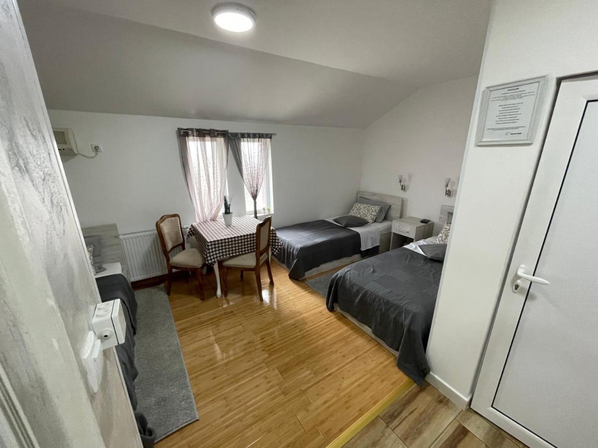 Tepic Garni Hotel Temerin Buitenkant foto