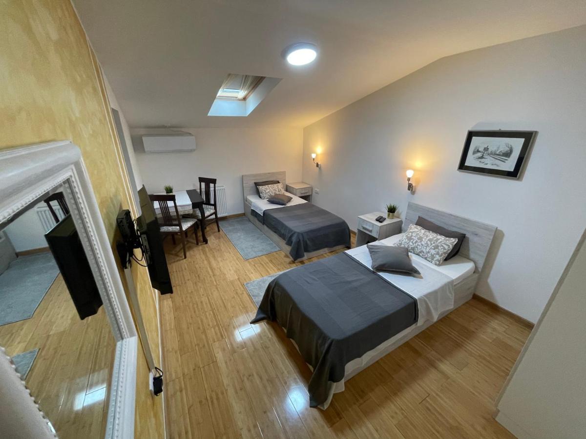 Tepic Garni Hotel Temerin Buitenkant foto