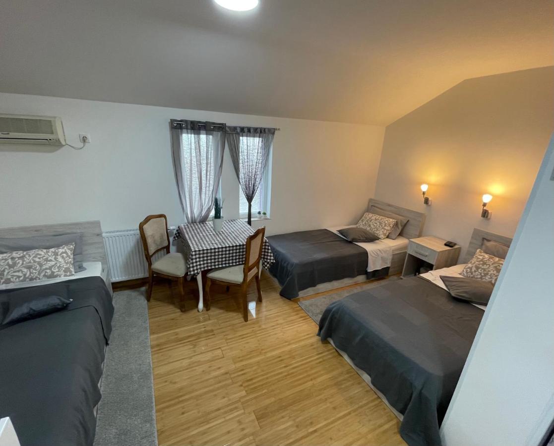 Tepic Garni Hotel Temerin Buitenkant foto