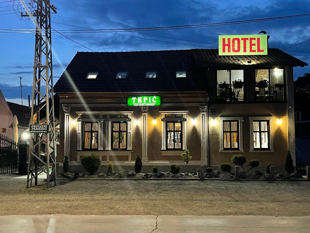 Tepic Garni Hotel Temerin Buitenkant foto