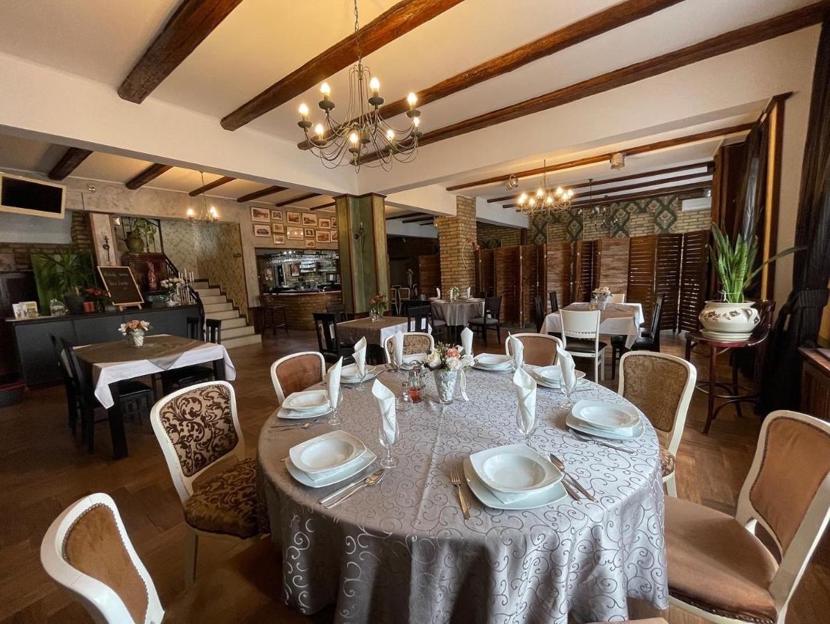 Tepic Garni Hotel Temerin Buitenkant foto